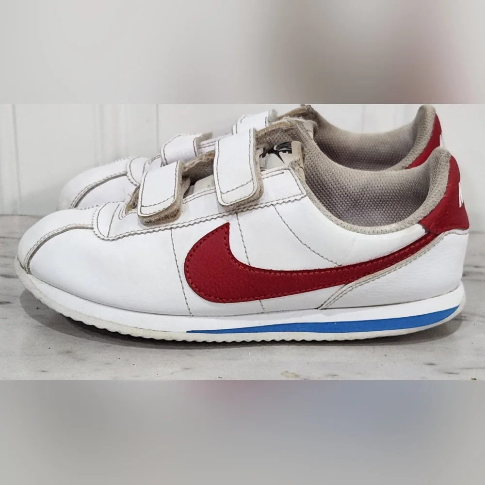 Nike Cortez basic sneakers velcro straps size 3 youth